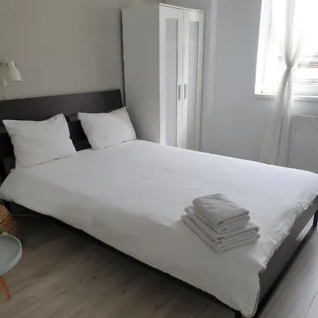 Old 2 Apartment *